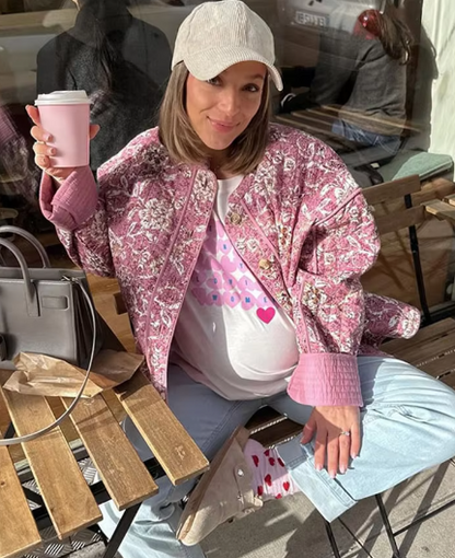 Women's Warm and Comfortable Insulated Jacket for Fall and Winter