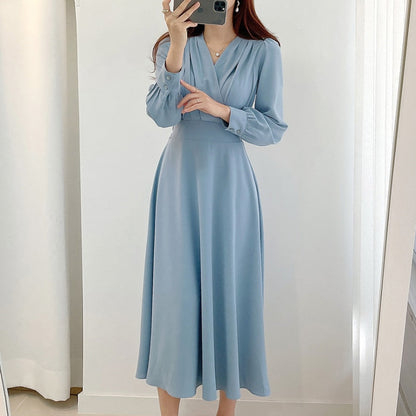 Stylish A-Line Dress Featuring V-Neck and Puff Sleeves