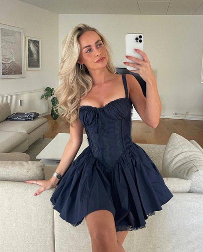 Elegant Retro-Inspired Dress